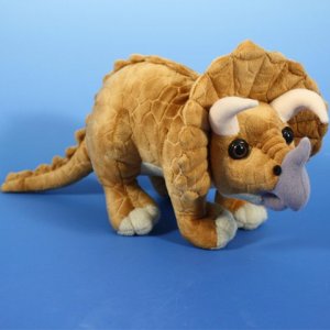 Pluss-Triceratops-dinoszaurusz-25cm